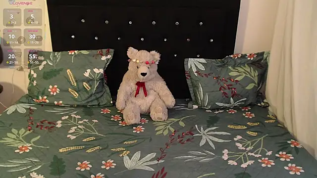 Snapshot of Tina_4_Charlie chatting on February 24, 2025, 11:43 am Tina 4 Charlie online show from February 24, 2025, 11:43 am