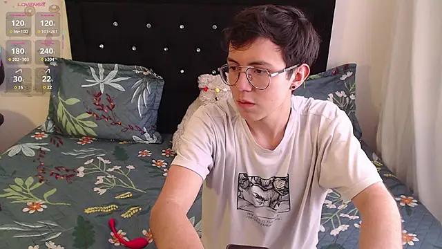 Snapshot of Tina_4_Charlie chatting on February 24, 2025, 5:53 pm Tina 4 Charlie online show from February 24, 2025, 5:53 pm