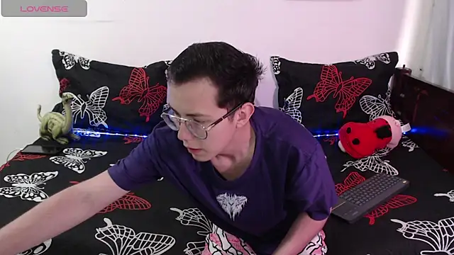 Snapshot of Tina_4_Charlie chatting on October 6, 2025, 12:46 pm Tina 4 Charlie online show from October 6, 2025, 12:46 pm