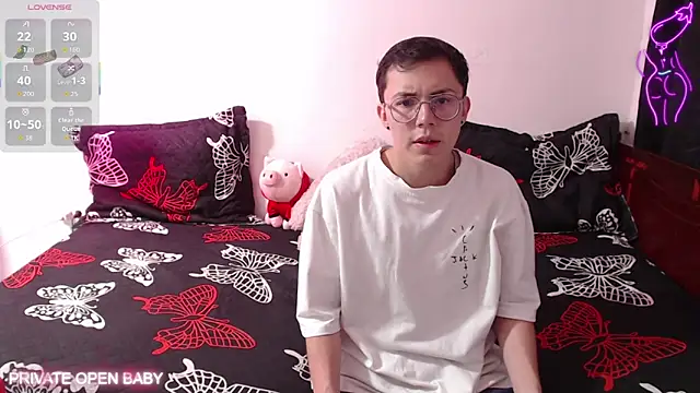 Snapshot of Tina_4_Charlie chatting on October 24, 2025, 11:50 am Tina 4 Charlie online show from October 24, 2025, 11:50 am