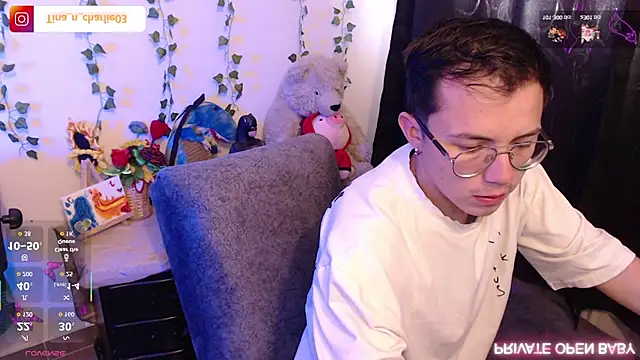 Snapshot of Tina_4_Charlie chatting on November 26, 2025, 12:28 pm Tina 4 Charlie online show from November 26, 2025, 12:28 pm