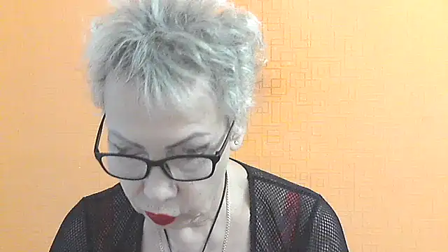 NessyJenixs online show from November 10, 2025, 7:40 am