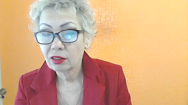 NessyJenixs online show from February 2, 2026, 8:02 am