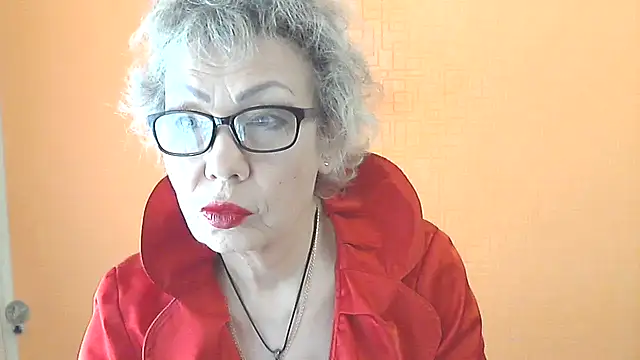 NessyJenixs online show from May 3, 2026, 6:19 am