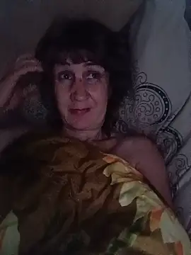 Snapshot of Laura_Kiss chatting on June 1, 2026, 8:10 pm Laura Kiss online show from June 1, 2026, 8:10 pm