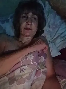 Snapshot of Laura_Kiss chatting on June 13, 2026, 9:13 pm Laura Kiss online show from June 13, 2026, 9:13 pm