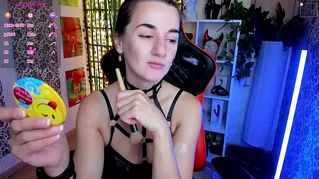 JessicaAlfo online show from July 31, 2026, 2:33 am