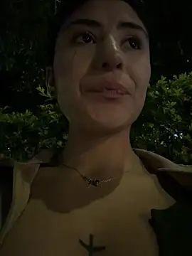 Snapshot of fiorella_paris chatting on April 28, 2026, 2:27 am fiorella paris online show from April 28, 2026, 2:27 am