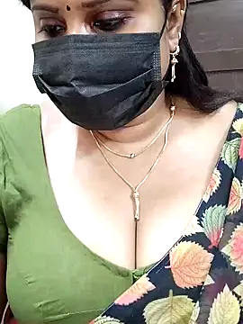 Queenflowerr online show from February 10, 2025, 5:25 am