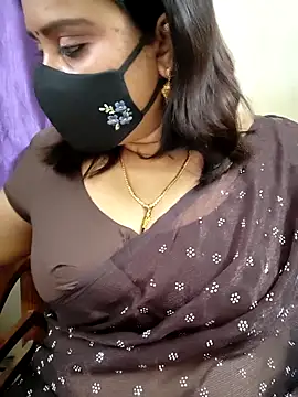 Queenflowerr online show from March 9, 2026, 3:05 pm