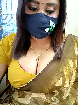 Queenflowerr online show from April 24, 2026, 6:49 am