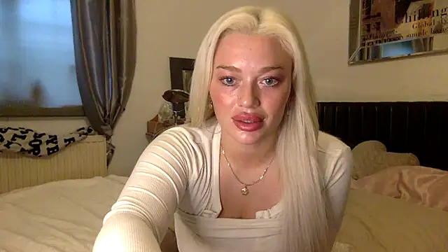 Snapshot of blissdimicco chatting on January 23, 2025, 3:22 pm blissdimicco online show from January 23, 2025, 3:22 pm