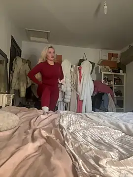 Snapshot of blissdimicco chatting on March 10, 2025, 5:50 pm blissdimicco online show from March 10, 2025, 5:50 pm