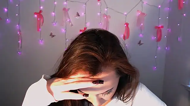 Nikonara Love online show from December 15, 2025, 1:15 pm