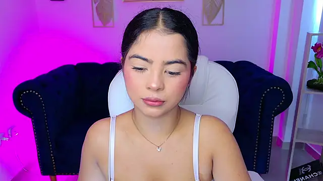 Snapshot of Layla_Breezee chatting on May 18, 2026, 12:00 pm Layla Breezee online show from May 18, 2026, 12:00 pm