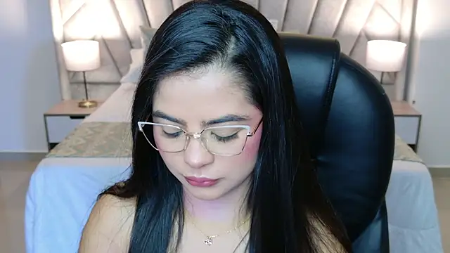Snapshot of Layla_Breezee chatting on July 12, 2026, 11:34 am Layla Breezee online show from July 12, 2026, 11:34 am