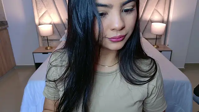 Snapshot of Layla_Breezee chatting on July 19, 2026, 10:52 am Layla Breezee online show from July 19, 2026, 10:52 am