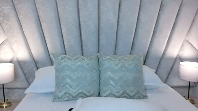 Snapshot of Layla_Breezee chatting on July 25, 2026, 11:30 am Layla Breezee online show from July 25, 2026, 11:30 am