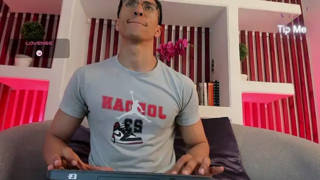 ApoloCruz online show from March 14, 2026, 4:07 am