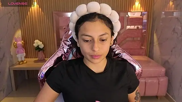 Snapshot of lilith_petit_sub chatting on November 30, 2025, 3:43 am lilith petit sub online show from November 30, 2025, 3:43 am