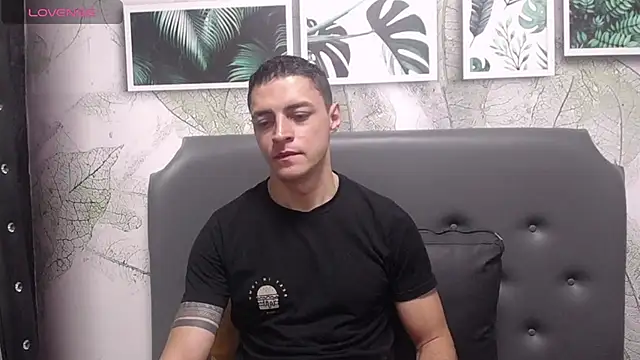 Snapshot of Frank_Millers chatting on January 29, 2025, 4:41 pm Frank Millers online show from January 29, 2025, 4:41 pm