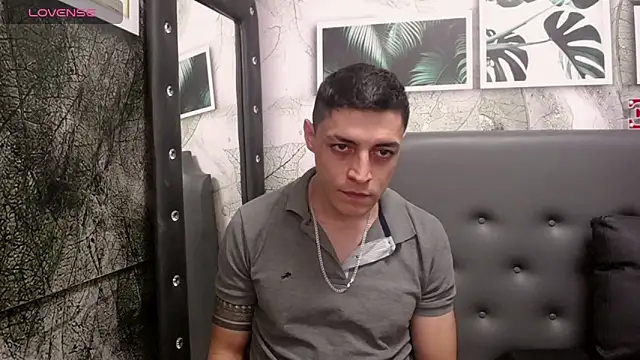 Snapshot of Frank_Millers chatting on February 21, 2025, 10:48 pm Frank Millers online show from February 21, 2025, 10:48 pm