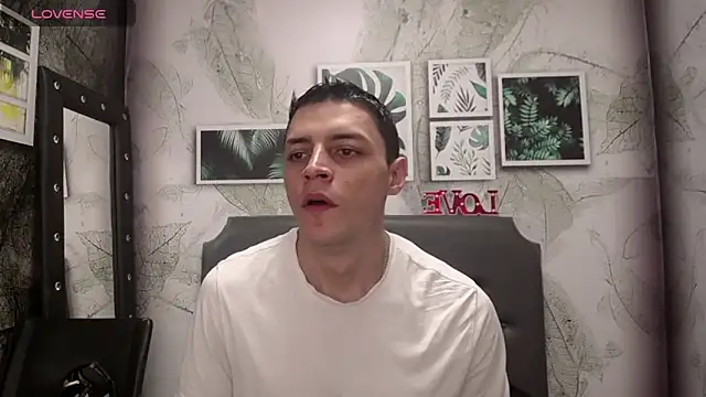 Snapshot of Frank_Millers chatting on March 4, 2025, 8:05 pm Frank Millers online show from March 4, 2025, 8:05 pm