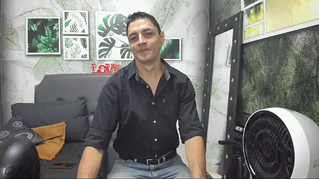 Snapshot of Frank_Millers chatting on September 16, 2025, 4:30 pm Frank Millers online show from September 16, 2025, 4:30 pm