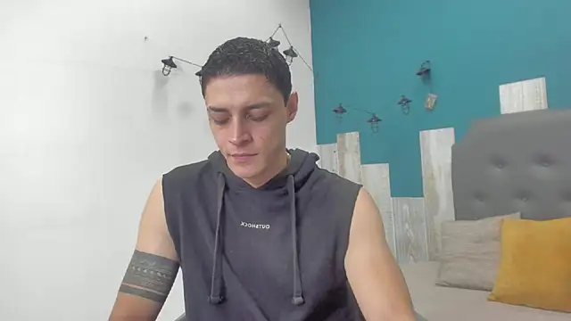 Snapshot of Frank_Millers chatting on October 2, 2025, 8:27 pm Frank Millers online show from October 2, 2025, 8:27 pm