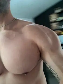 Snapshot of badbrown chatting on February 28, 2025, 9:01 pm badbrown online show from February 28, 2025, 9:01 pm