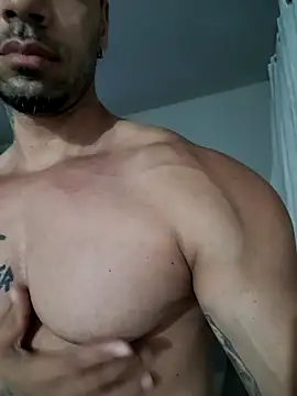 Snapshot of badbrown chatting on March 6, 2025, 12:43 am badbrown online show from March 6, 2025, 12:43 am