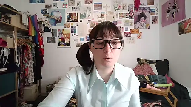 Snapshot of AdorahB3ll3 chatting on March 10, 2025, 8:12 pm AdorahB3ll3 online show from March 10, 2025, 8:12 pm