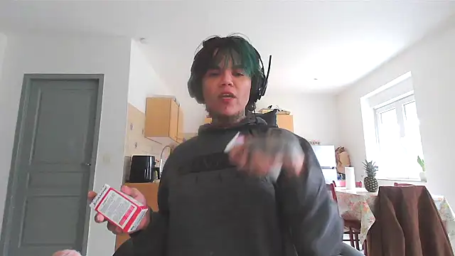 serena  vedette online show from February 12, 2025, 11:40 am