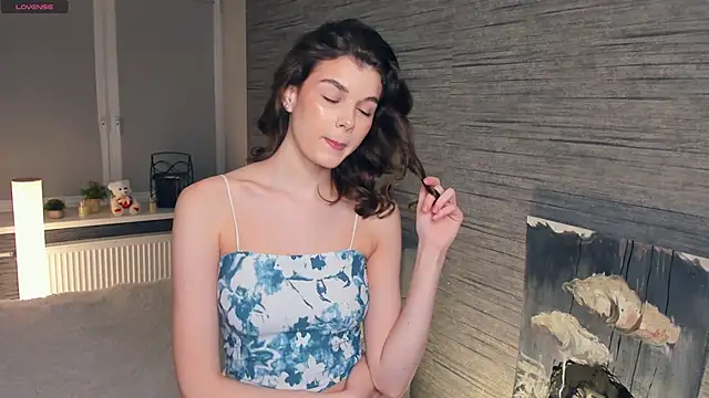 Snapshot of FloraDobb chatting on February 23, 2025, 7:28 pm FloraDobb online show from February 23, 2025, 7:28 pm