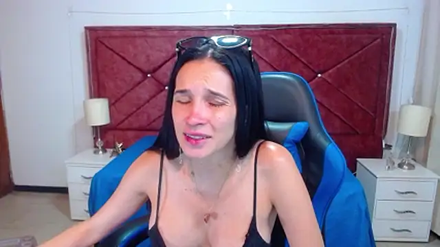 victoria adams07 online show from March 13, 2026, 8:26 pm