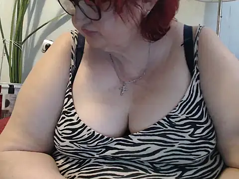 Snapshot of DeniseeRosea chatting on May 14, 2026, 4:25 pm DeniseeRosea online show from May 14, 2026, 4:25 pm