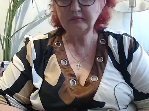 Snapshot of DeniseeRosea chatting on May 22, 2026, 12:11 pm DeniseeRosea online show from May 22, 2026, 12:11 pm