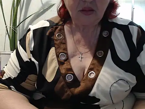 Snapshot of DeniseeRosea chatting on June 2, 2026, 11:18 pm DeniseeRosea online show from June 2, 2026, 11:18 pm