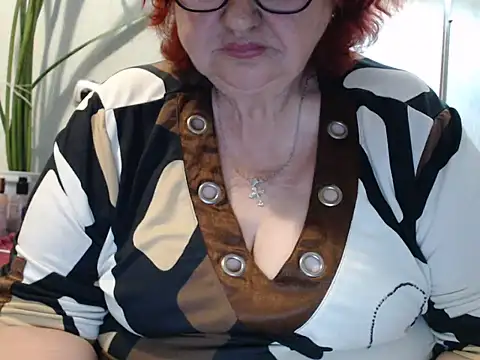 Snapshot of DeniseeRosea chatting on June 9, 2026, 11:27 pm DeniseeRosea online show from June 9, 2026, 11:27 pm