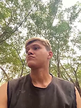 izan 20 online show from March 13, 2026, 8:26 pm