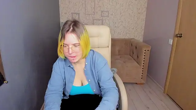 Snapshot of Manic_pixie_ chatting on January 25, 2025, 1:30 pm Manic pixie online show from January 25, 2025, 1:30 pm