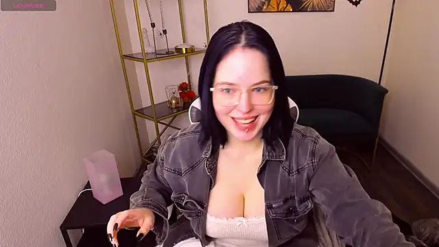 Snapshot of Manic_pixie_ chatting on October 22, 2025, 11:21 am Manic pixie online show from October 22, 2025, 11:21 am