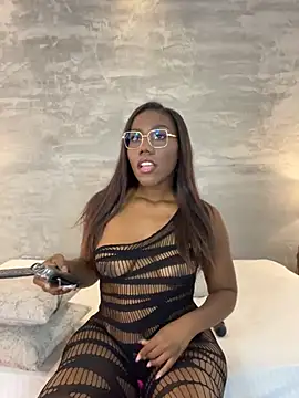 Alaia Colins online show from June 24, 2026, 2:10 am