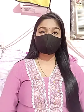 Simran-001 online show from October 3, 2025, 7:05 am