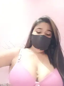 Snapshot of Simran-001 chatting on June 5, 2026, 12:44 pm Simran-001 online show from June 5, 2026, 12:44 pm