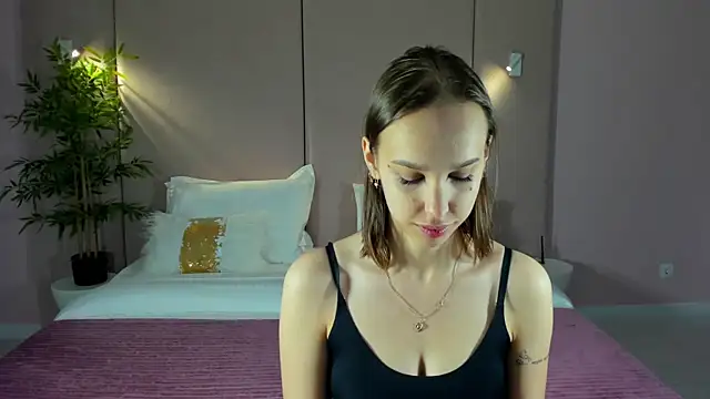 Snapshot of SandraTucker chatting on May 16, 2026, 2:41 am SandraTucker online show from May 16, 2026, 2:41 am