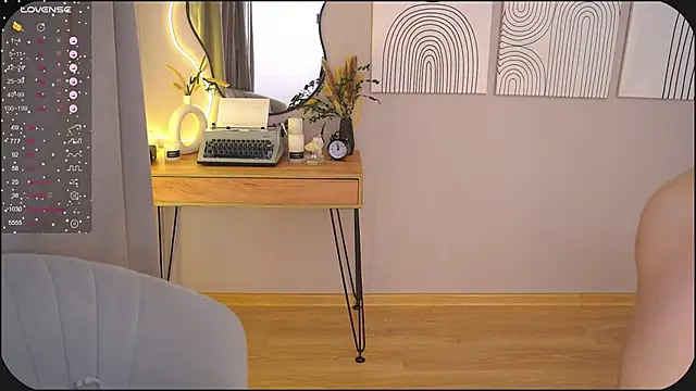 Snapshot of HappyVivy chatting on February 27, 2025, 10:59 am HappyVivy online show from February 27, 2025, 10:59 am