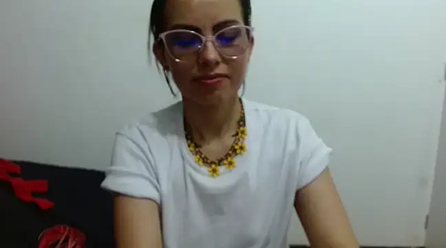 Snapshot of ShairaMarss chatting on January 22, 2025, 7:34 pm ShairaMarss online show from January 22, 2025, 7:34 pm