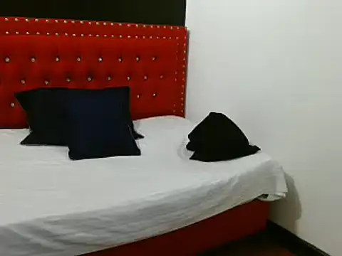 Snapshot of ShairaMarss chatting on February 12, 2025, 7:24 pm ShairaMarss online show from February 12, 2025, 7:24 pm