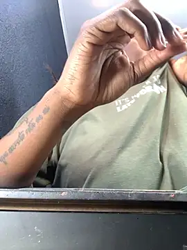 Snapshot of NatyParker chatting on October 15, 2025, 12:27 pm NatyParker online show from October 15, 2025, 12:27 pm